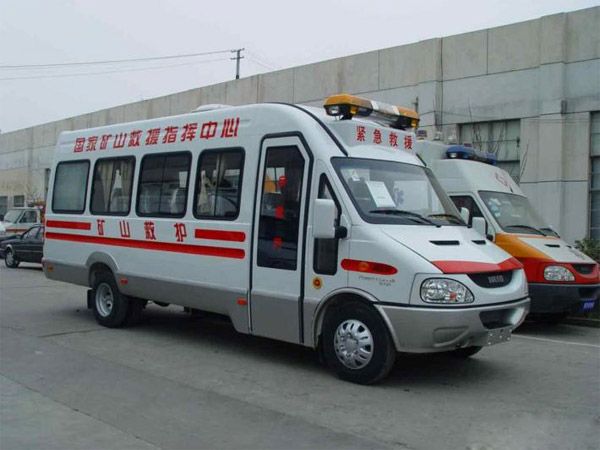 救護(hù)車生產(chǎn)廠家的發(fā)展趨勢(shì)如何？一篇文章告訴你。01