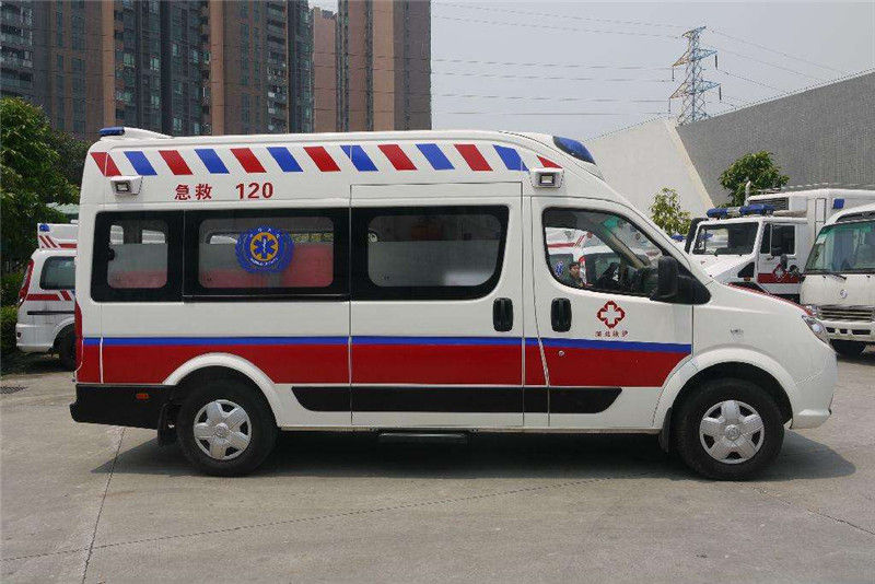 廣州救護(hù)車出租選擇應(yīng)該注意什么？01
